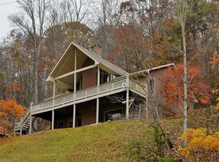 907 Hungry Creek Rd, Canton, NC 28716