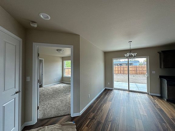 5th image of 754 SE Hall St