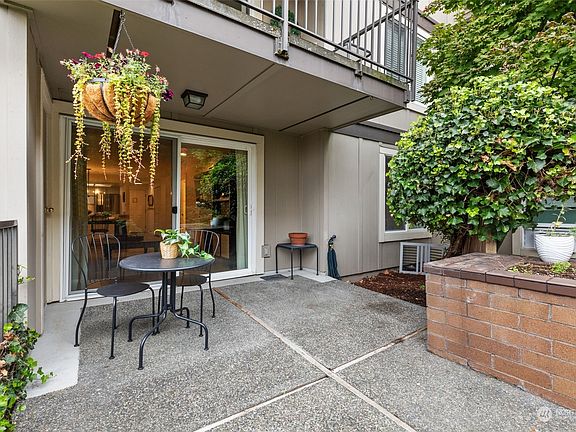 5th image of 2253 Gilman Drive W #310