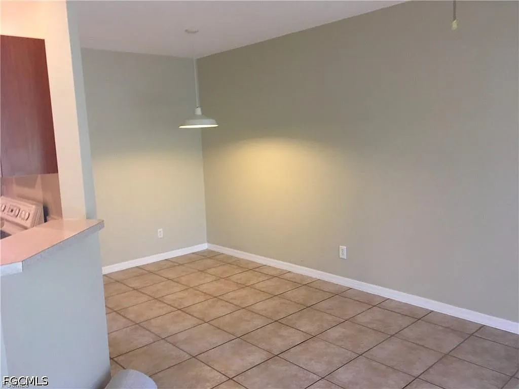 2 bed, 2.5 bath, 1143 sqft, $1,500 — Photo 4