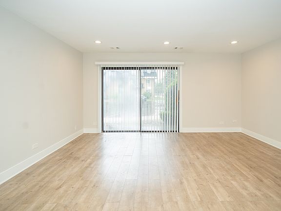 5th image of 4833 W 109th St APT 103
