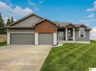 2907 N 167th Cir, Omaha, NE 68116