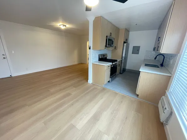 11980 Walnut Ln, 11980 Walnut Ln APT 16, Los Angeles, CA 90025