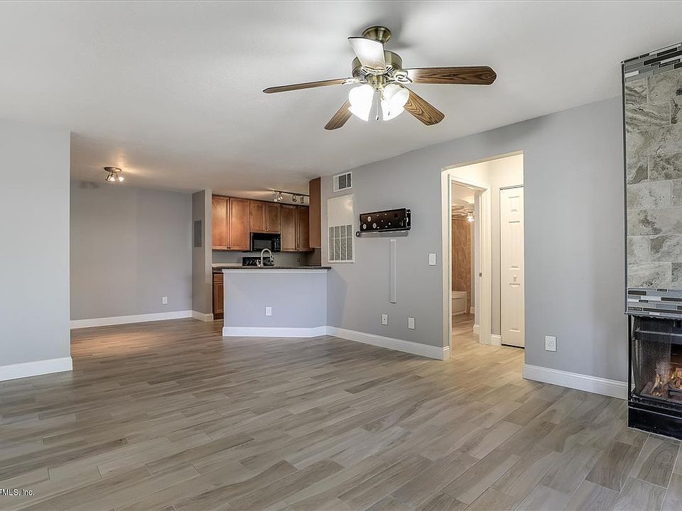 1st image of 25 Arbor Club Dr Unit 101