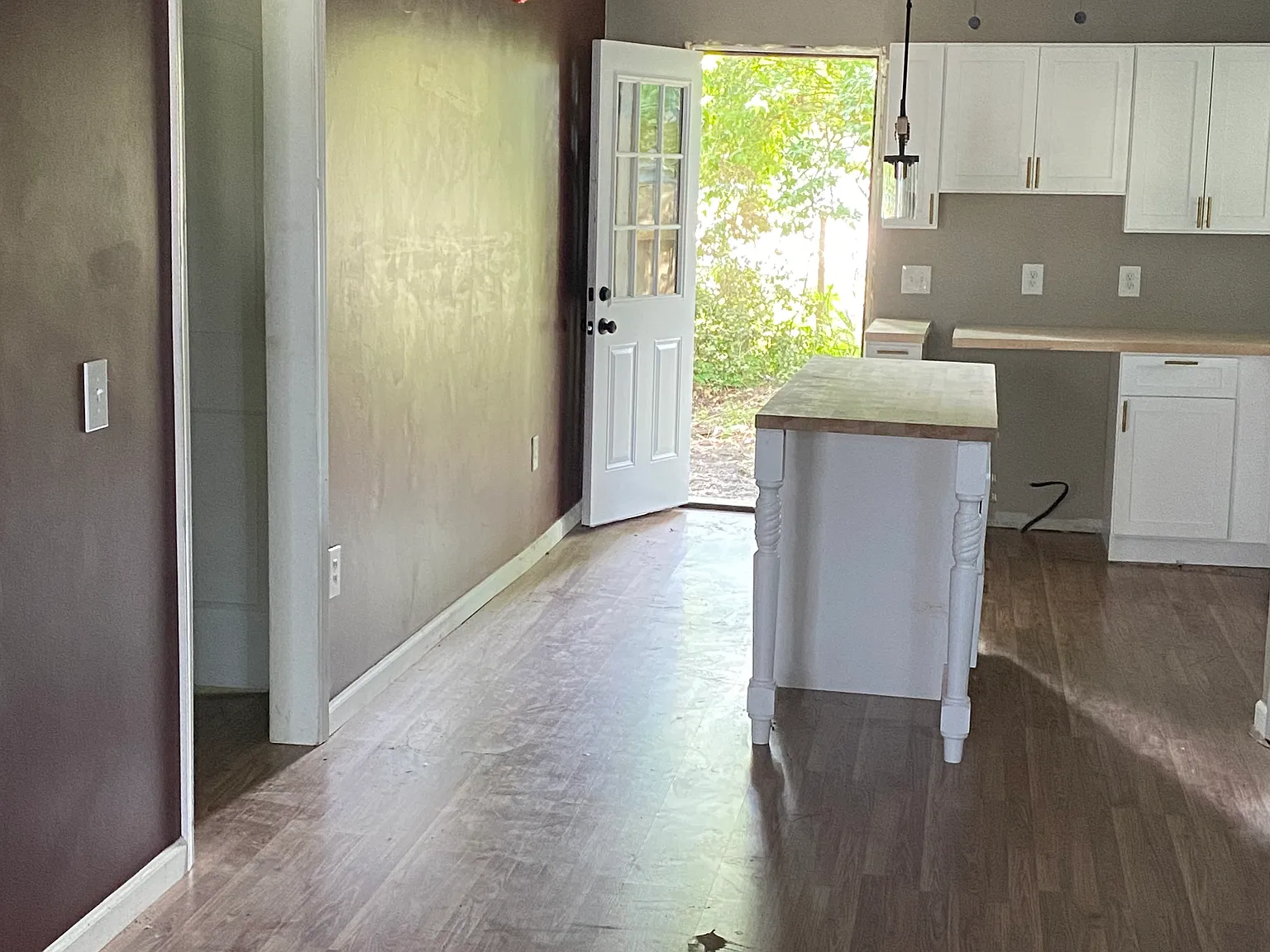 2 bed, 1000 sqft, $1,300 — Photo 3