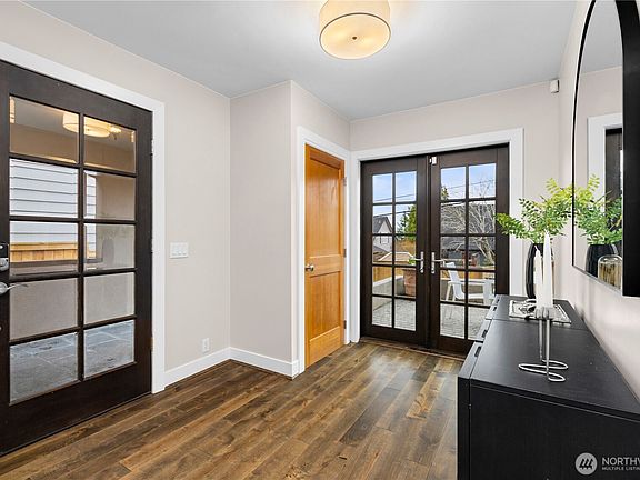 5th image of 3773 SW Grayson Street