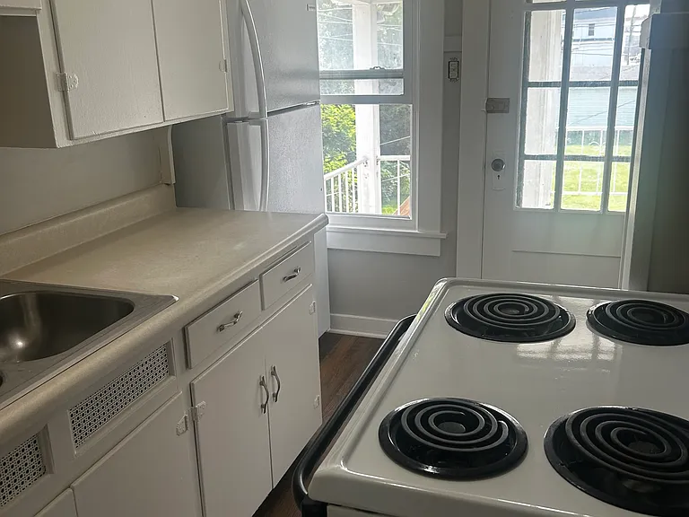 22 1/2 Schonhardt St — Photo 3