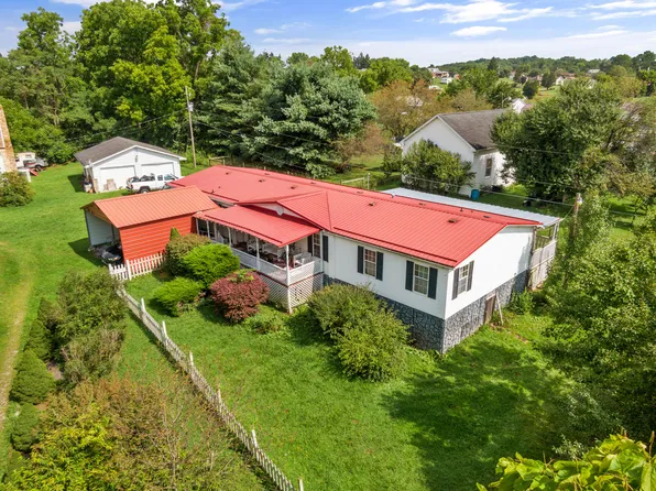 2095 Ballard Red Sulphur Pkwy, Peterstown, WV 24963
