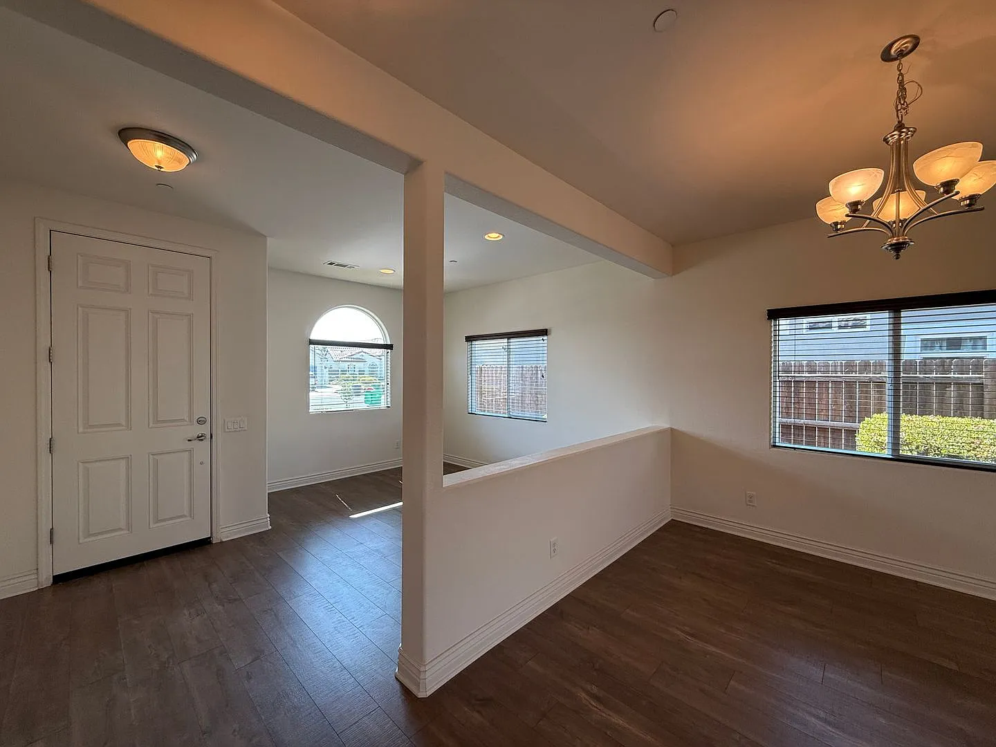 Beautiful Legacy at La Ventana Single Story Home near the 101 Frwy/Marian Hospital — Photo 4