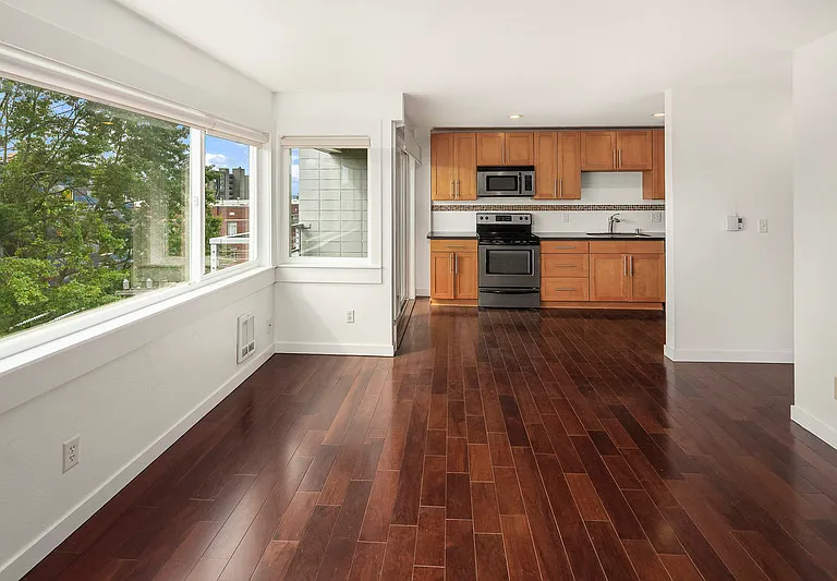 705 E Republican St #504 — Photo 5