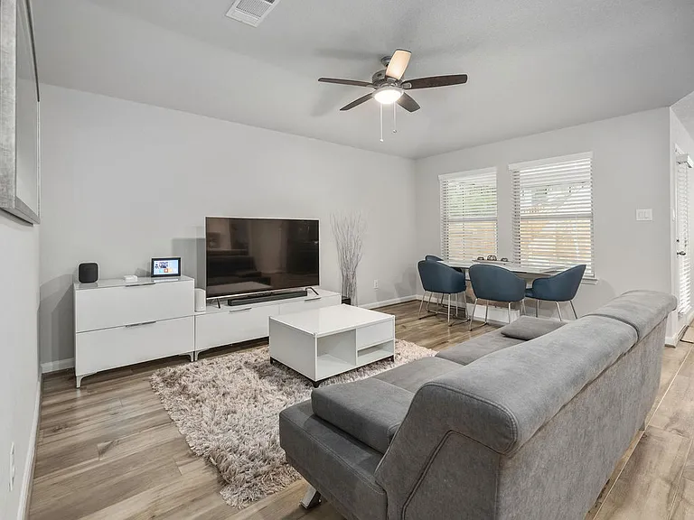 4521 Longhorn Crst — Photo 7