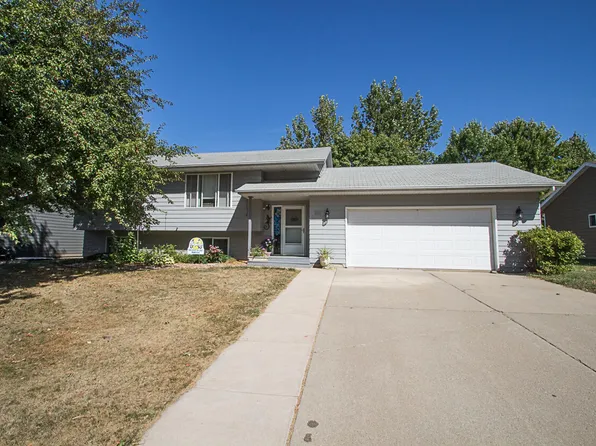 300 Mary Ln, Hartford, SD 57033