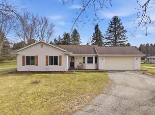 627 Prairie View DRIVE, North Prairie, WI 53153