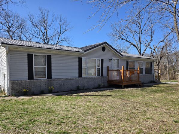 611 Herring St, Brunswick, MO 65236