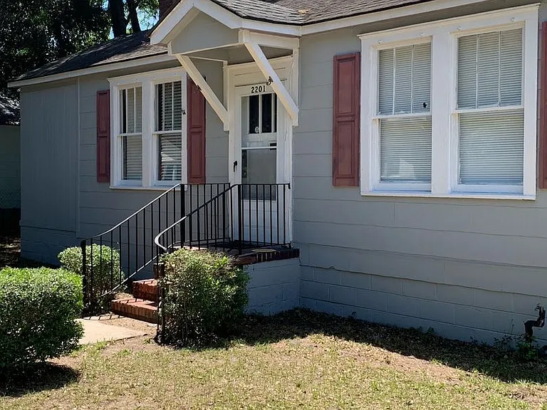 2201 Mississippi Ave — Photo 3