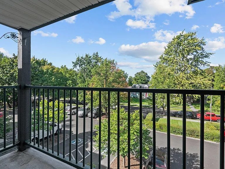 Sycamore Apartments — Photo 21
