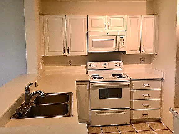 Wonderful tile in the kitche