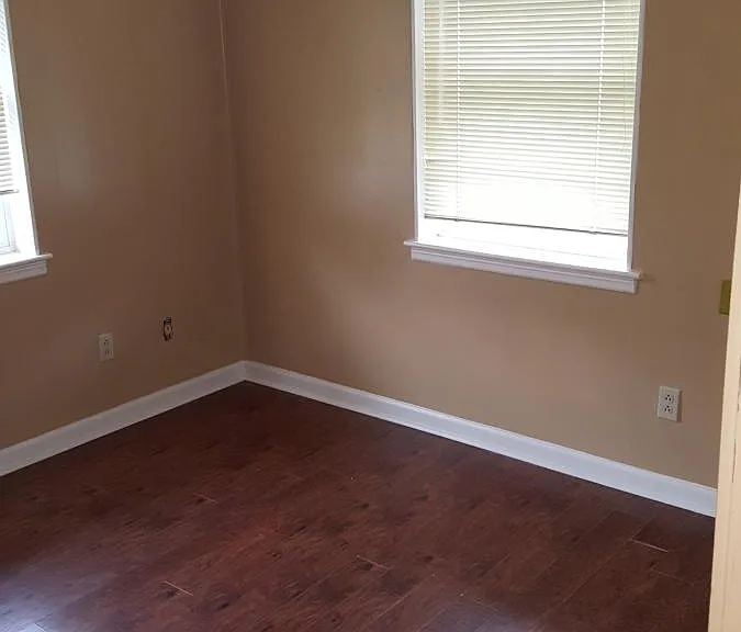 804 Fairmont Ln — Photo 10