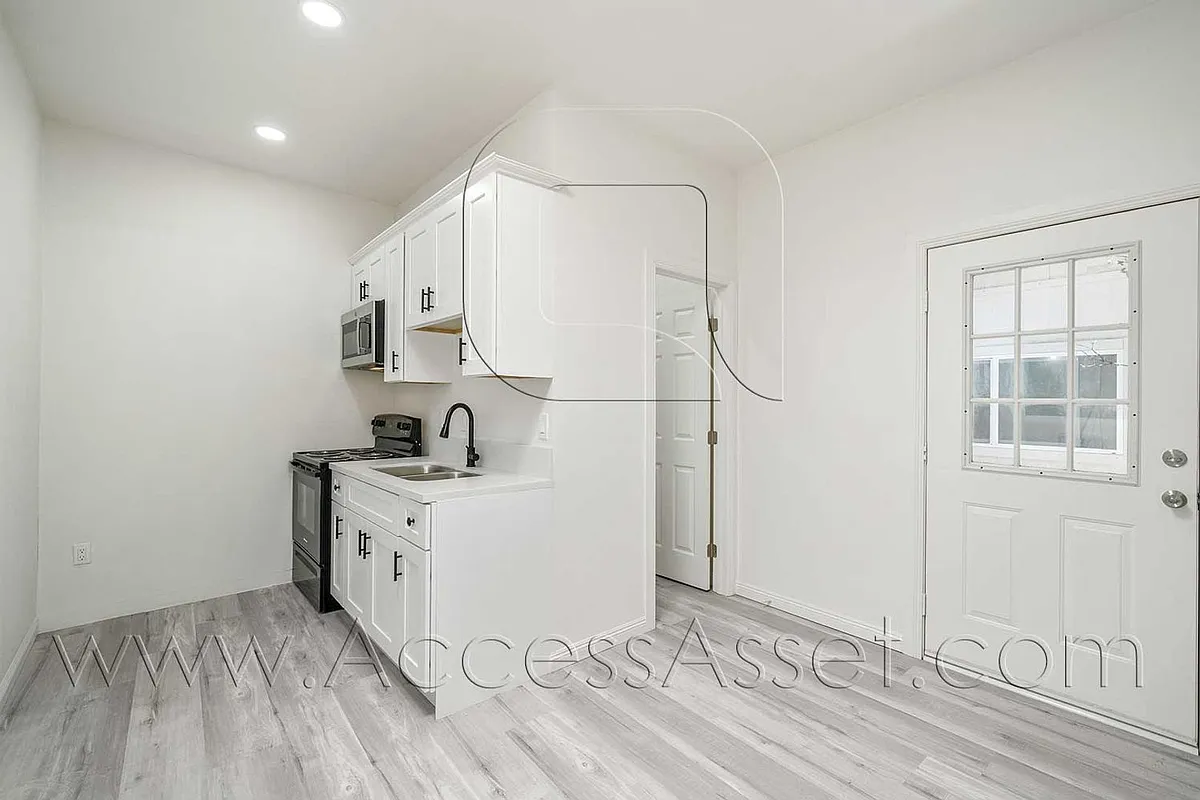Building Photo - 45840 Coyote St #2