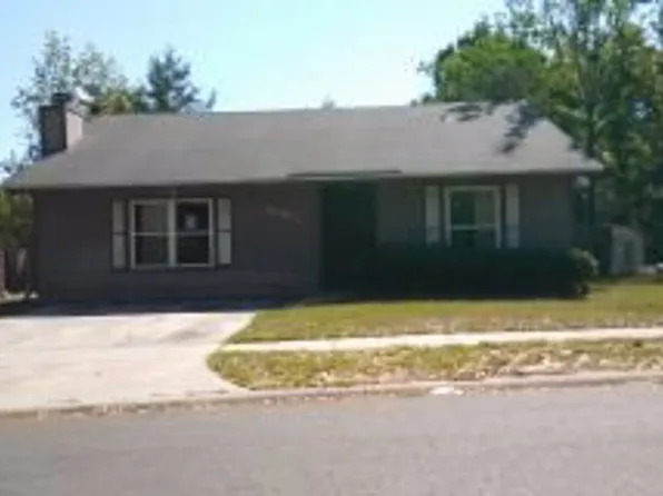 6067 Blank Dr, Jacksonville, FL 32244