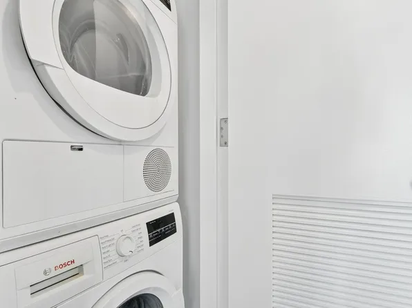 400 West 113th Street image 8 of 33