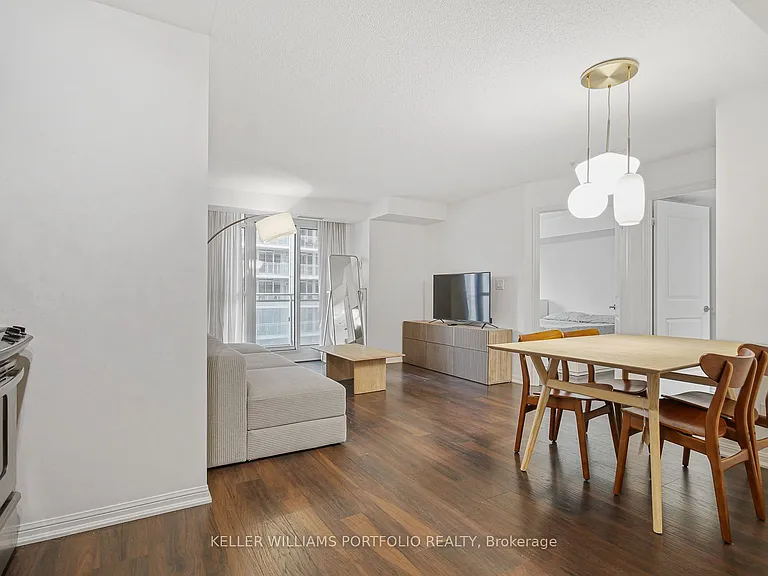 35 Bastion St #1120 — Photo 5