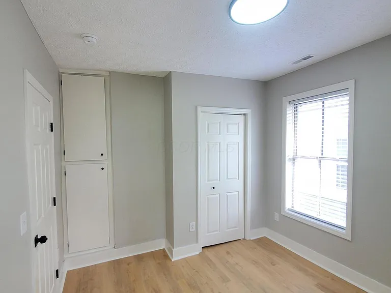 33 S Cypress Ave — Photo 15