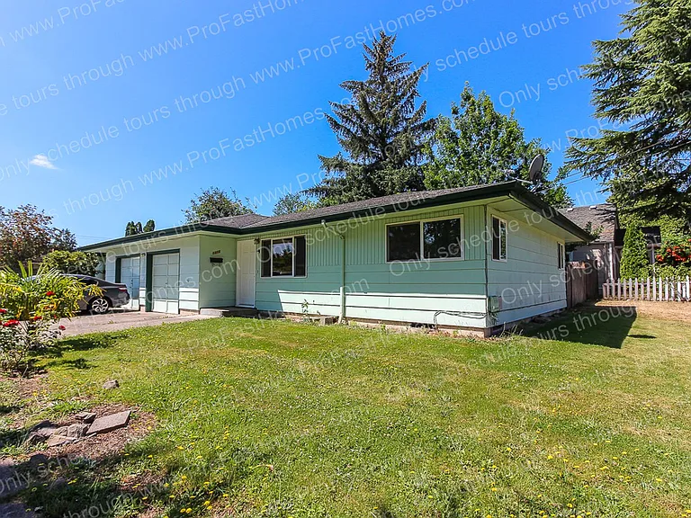 1310 SE 4th St — Photo 3