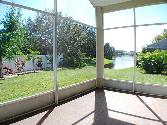 3rd image of 1301 Rock Springs Dr