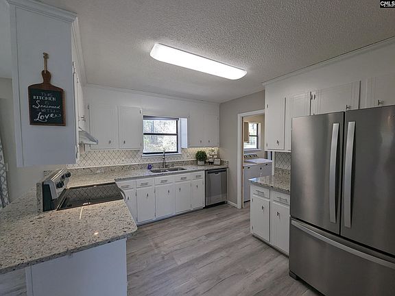 5th image of 404 Fox Squirrel Rd