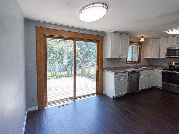 4th image of 2526 Carla Ln NW