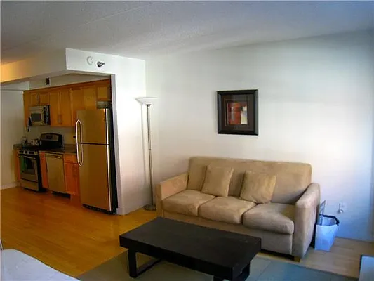 Sold by R New York | media 8