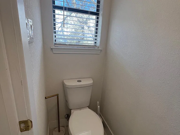 3914 Latimer Dr — Photo 26