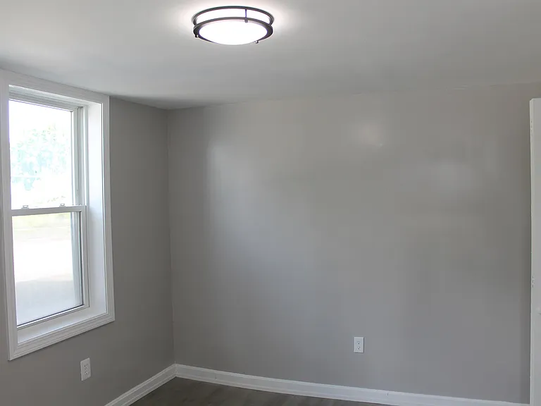 15-17 Washington St #17 — Photo 8