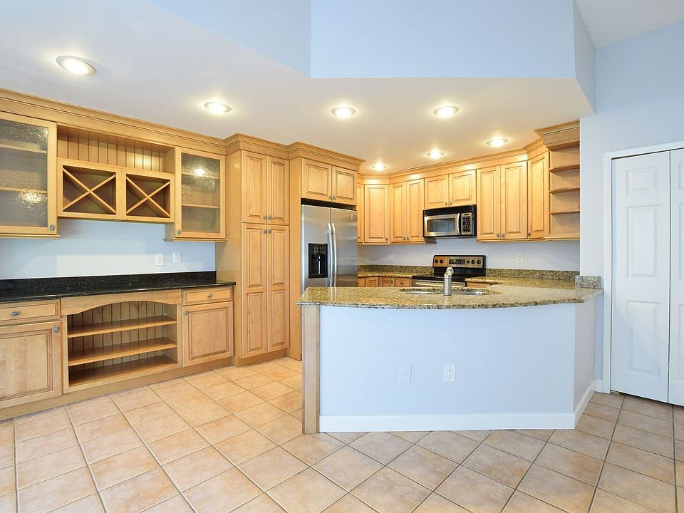 1st image of 806 Weatherly Ct