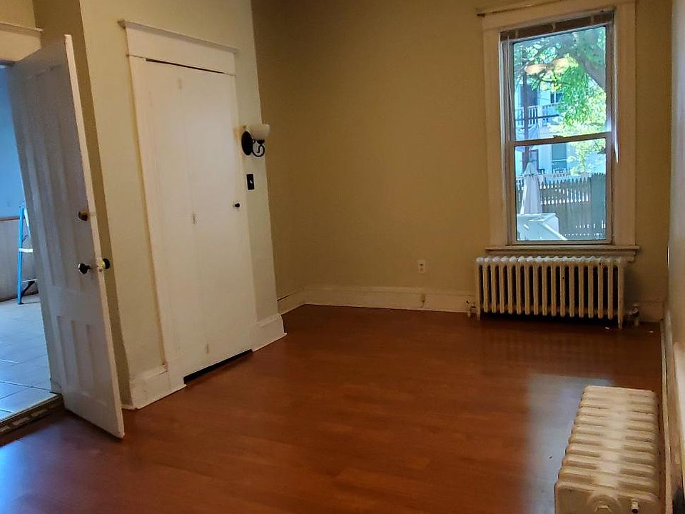 rear bedroom, 16 x 10