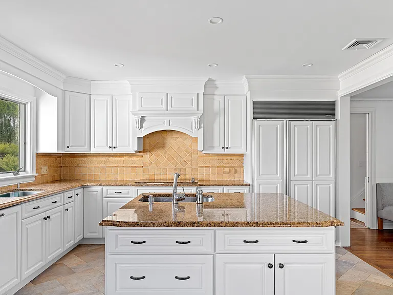 22 Aspatuck Rd — Photo 12