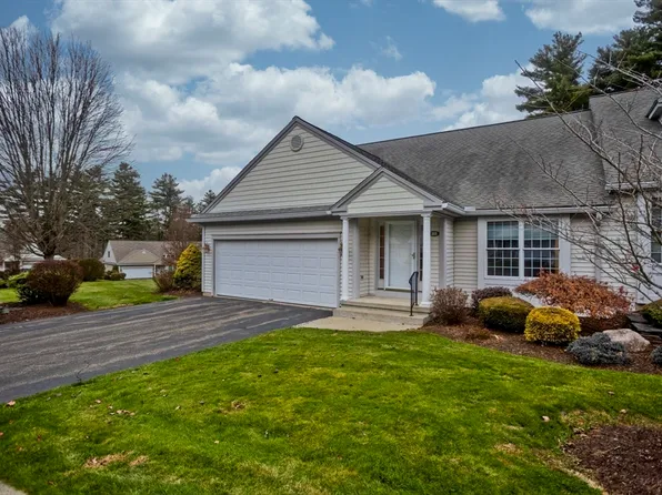 355 Pinehurst Dr Unit 355, East Longmeadow, MA 01028