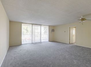 Lindley Apt, Northridge, CA 91325