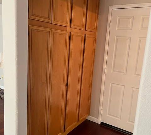 5th image of 11086 Hillsborough Ct
