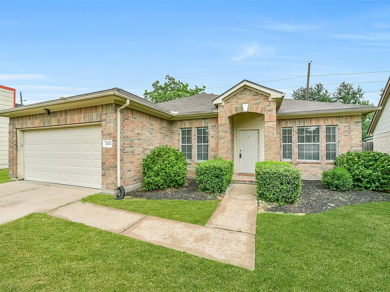 3 bed, 2.0 bath, 1534 sqft, $2,180 — Photo 1