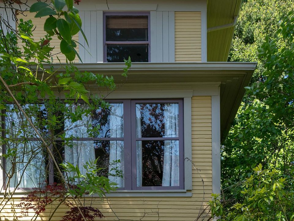 1st image of 287 E 26th Ave