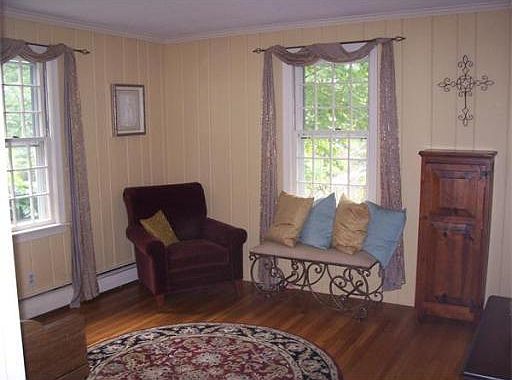 5th image of 28 Hearthstone Dr