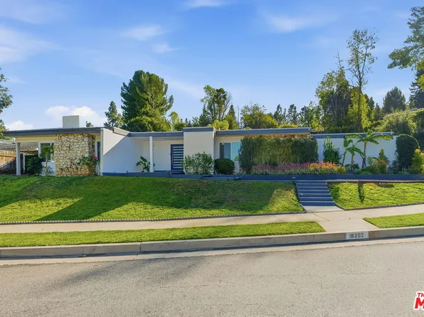 18202 Lake Encino Dr, Encino, CA 91316