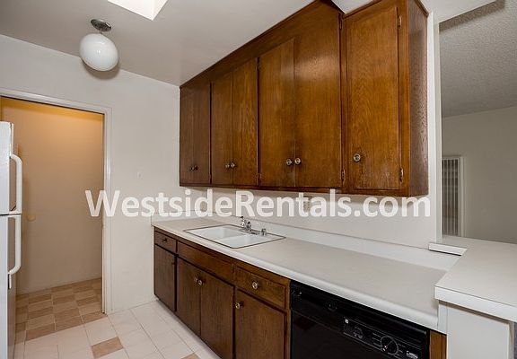 5th image of 1828 Prosser Ave APT 302