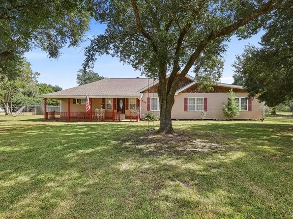 410 N Broadway St, China, TX 77613