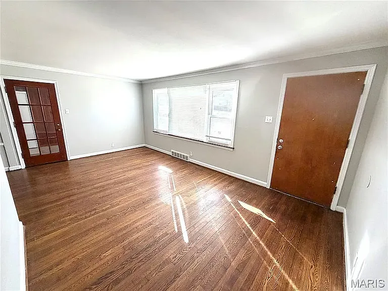 1033 Bakewell Dr — Photo 10