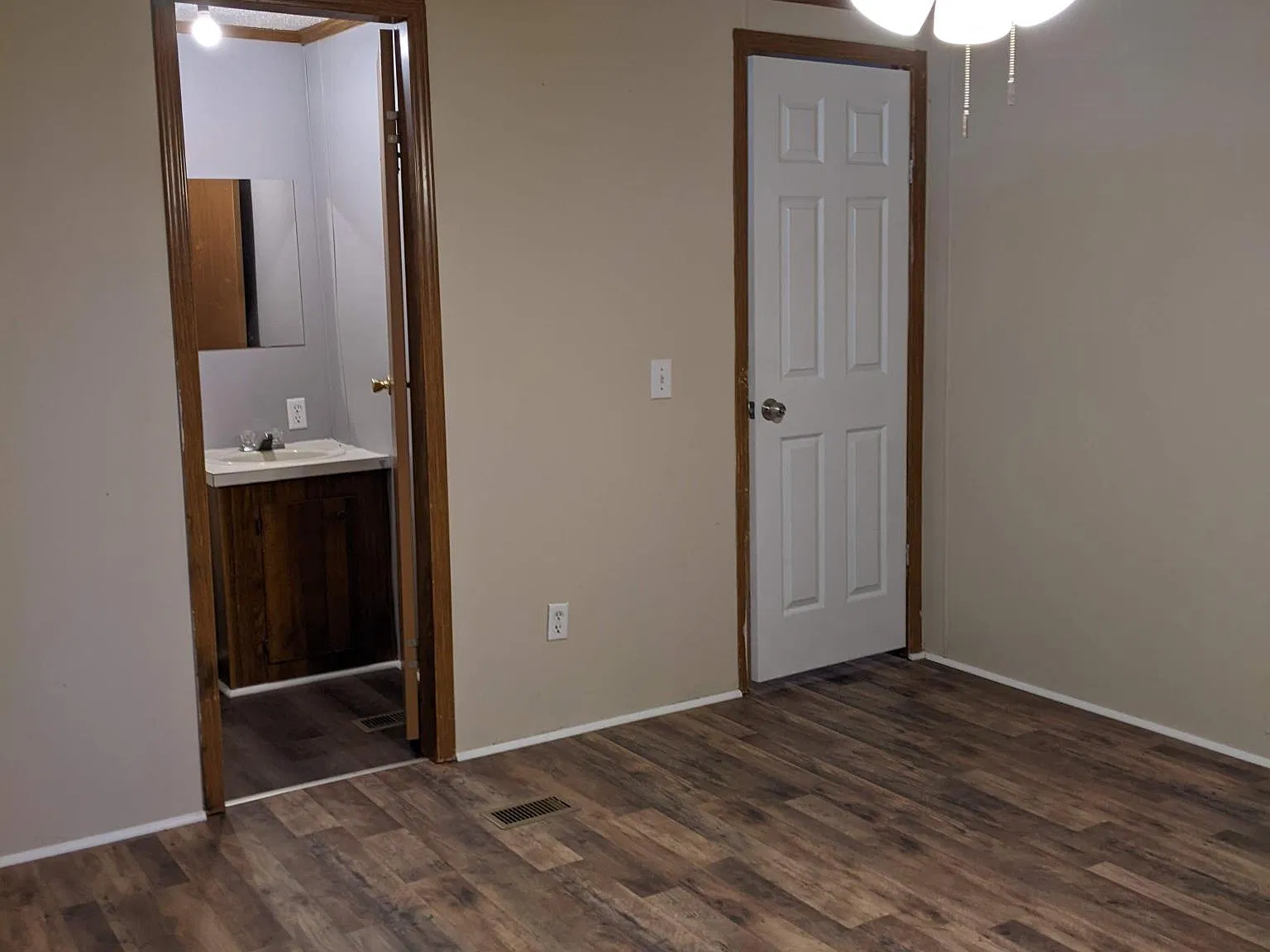 3 bed, 1950 sqft, $950 — Photo 4