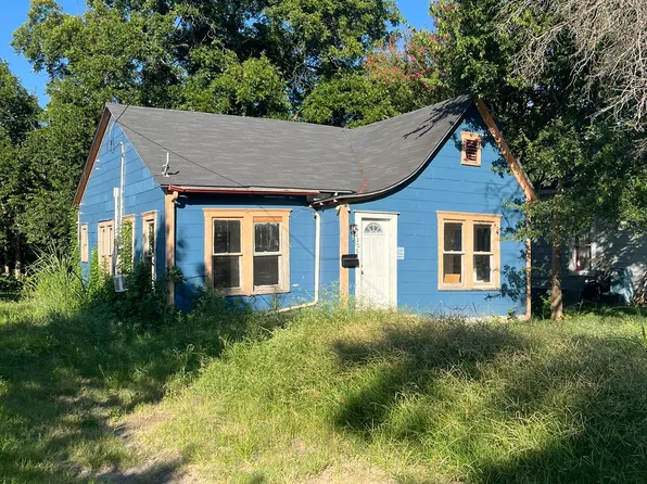 208 N Lumpkin St, Mart, TX 76664