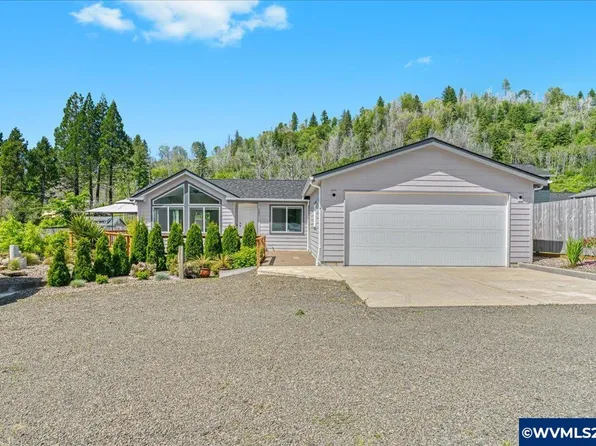 385 N Best View Dr, Otis, OR 97368